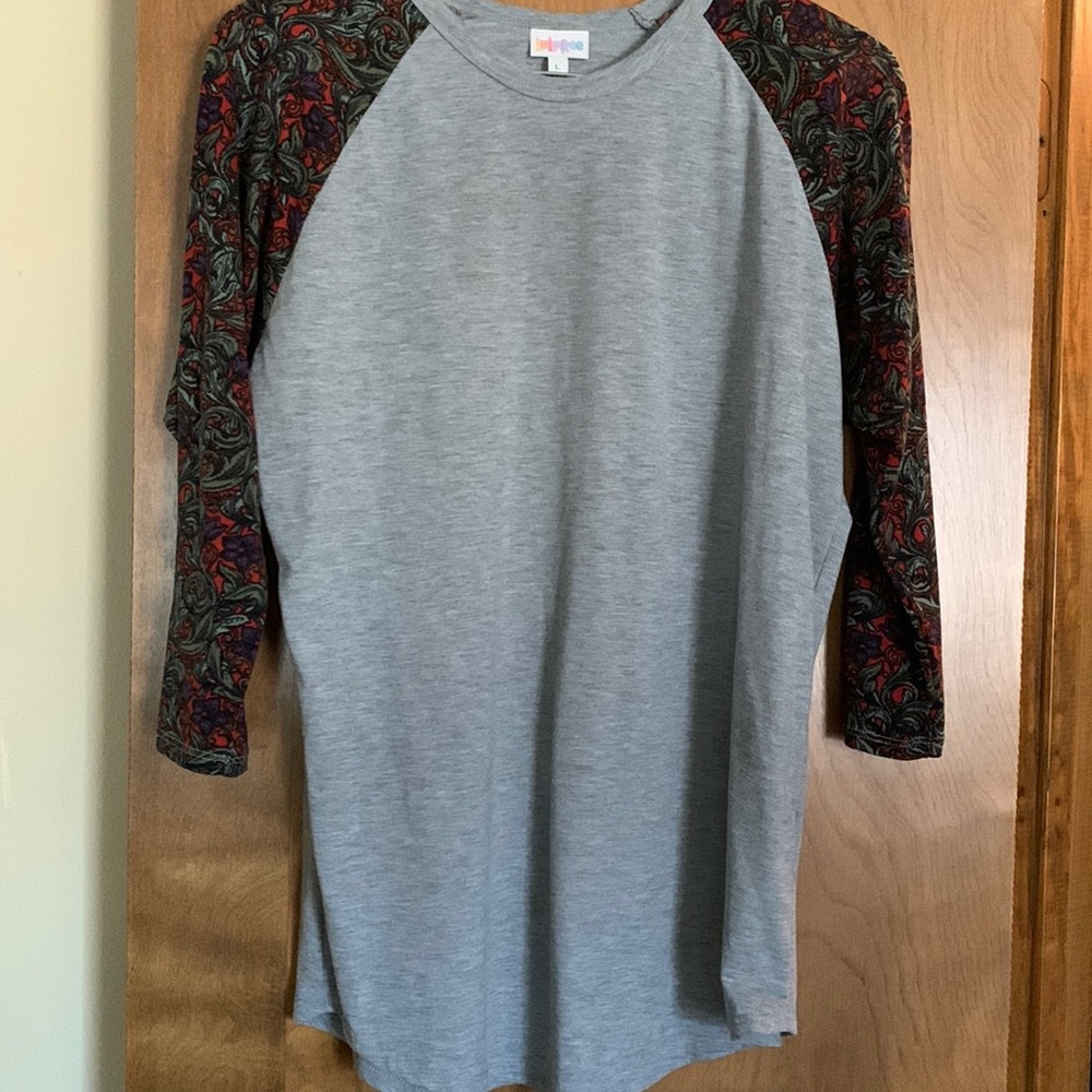 LulaRoe Gray & Paisley Randy tee - size L